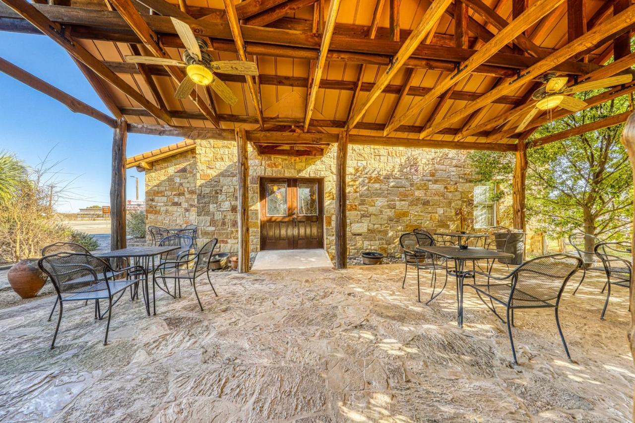 The Plum @ Mendelbaum Winery Guest Cabins Villa Fredericksburg Dış mekan fotoğraf