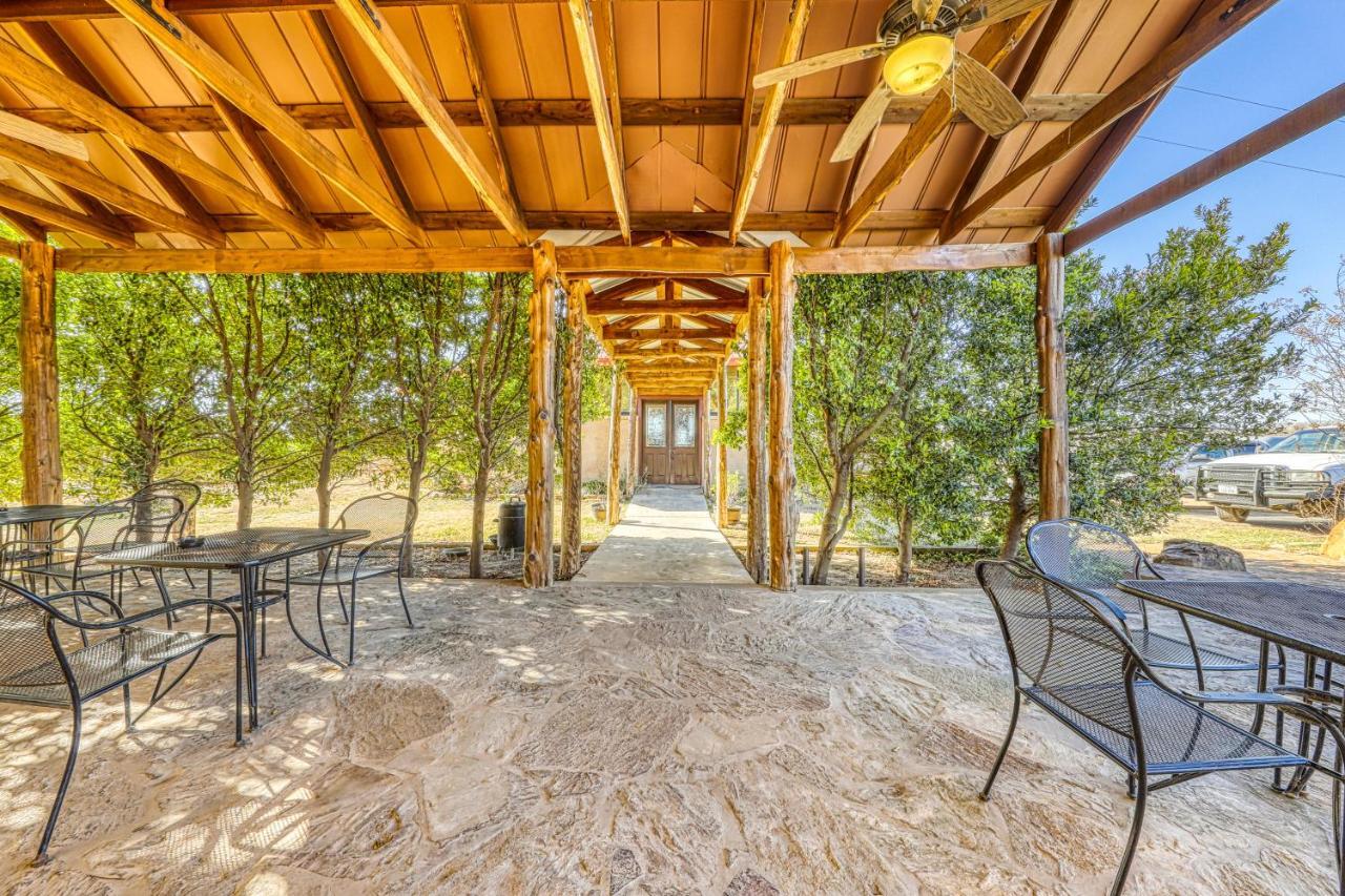 The Plum @ Mendelbaum Winery Guest Cabins Villa Fredericksburg Dış mekan fotoğraf